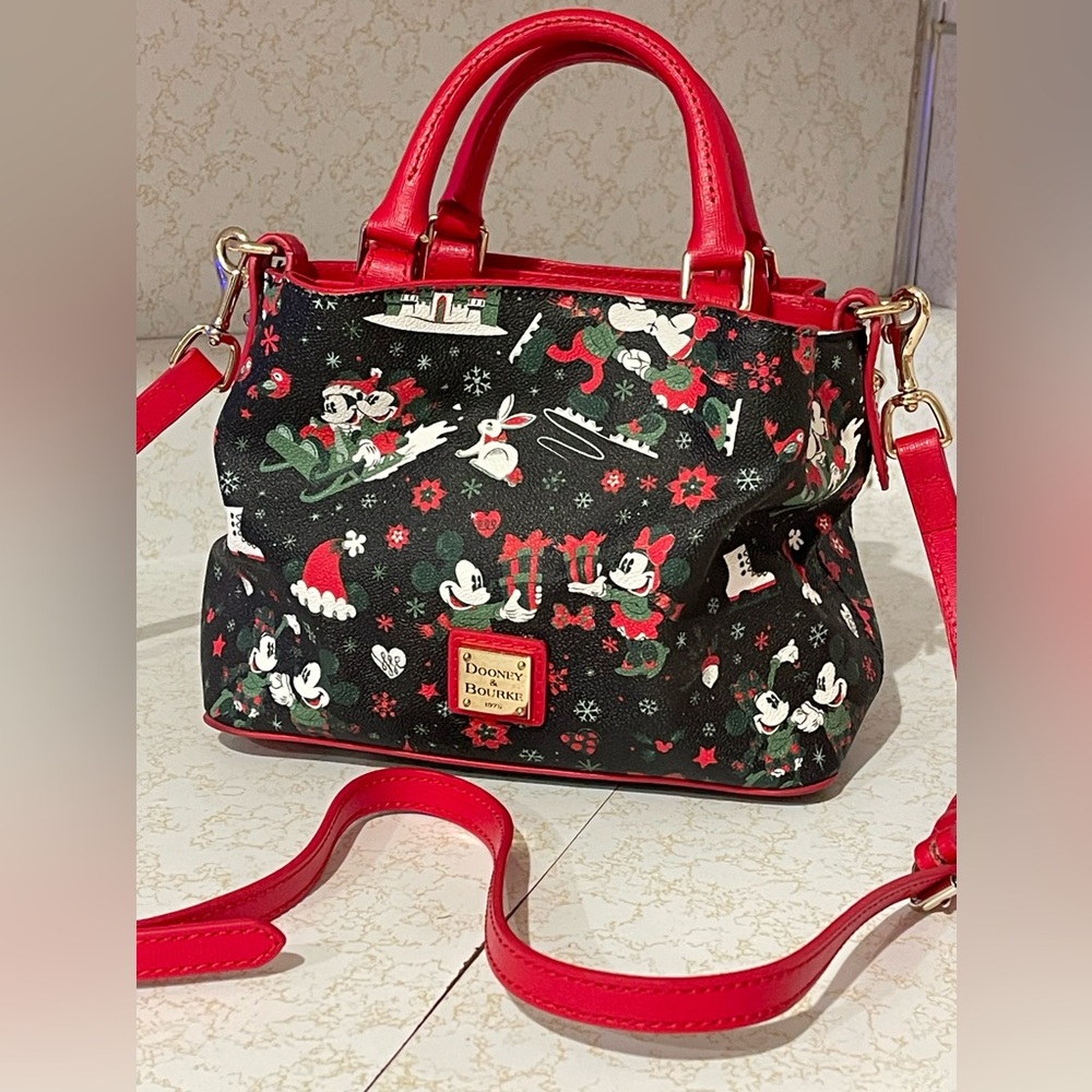 2017 Disney Dooney & Bourke Christmas Woodland Winter Crossbody Satchel Hand Bag - Picture 2 of 13